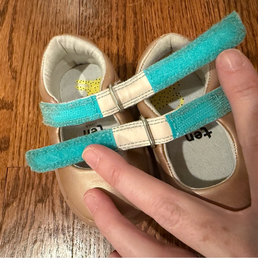 Ten Little Mary Janes Sz 4 - Picture 8 of 11